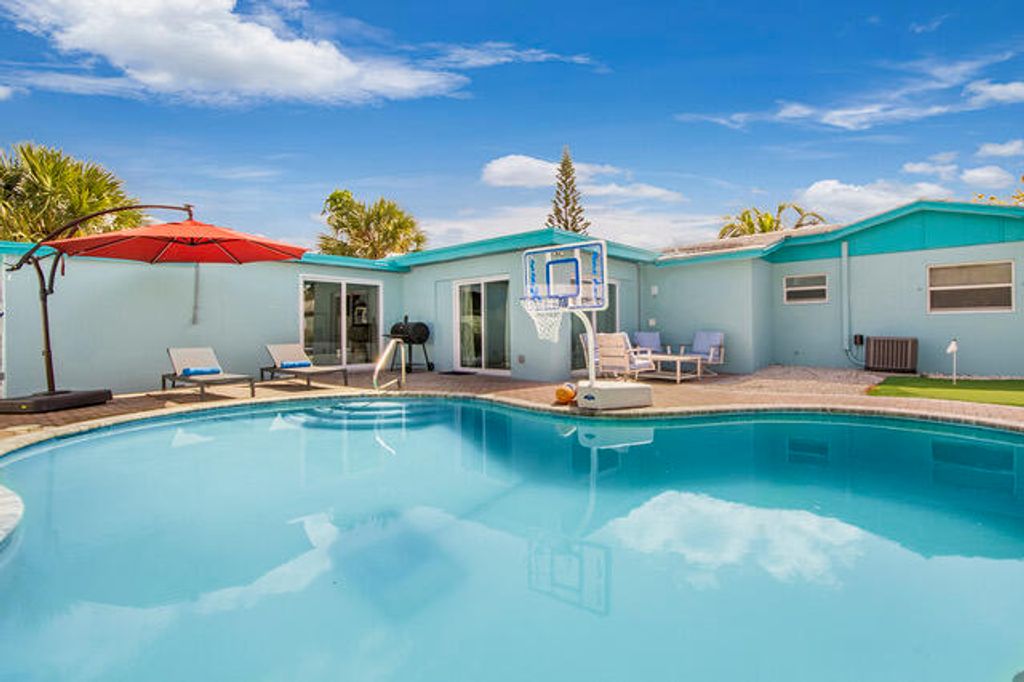 Photo of 3131 Avenue H E, Riviera Beach, FL 33404 (MLS # B26033188)
