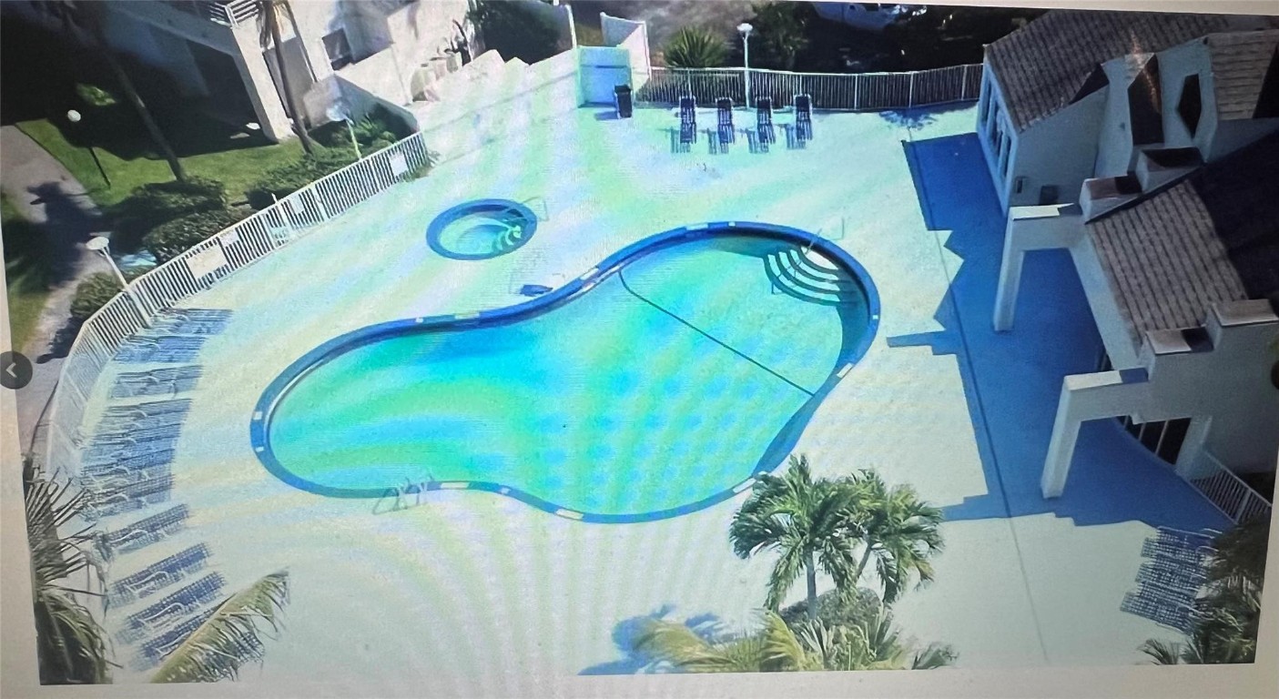 Summer Lake Condominium - Residential