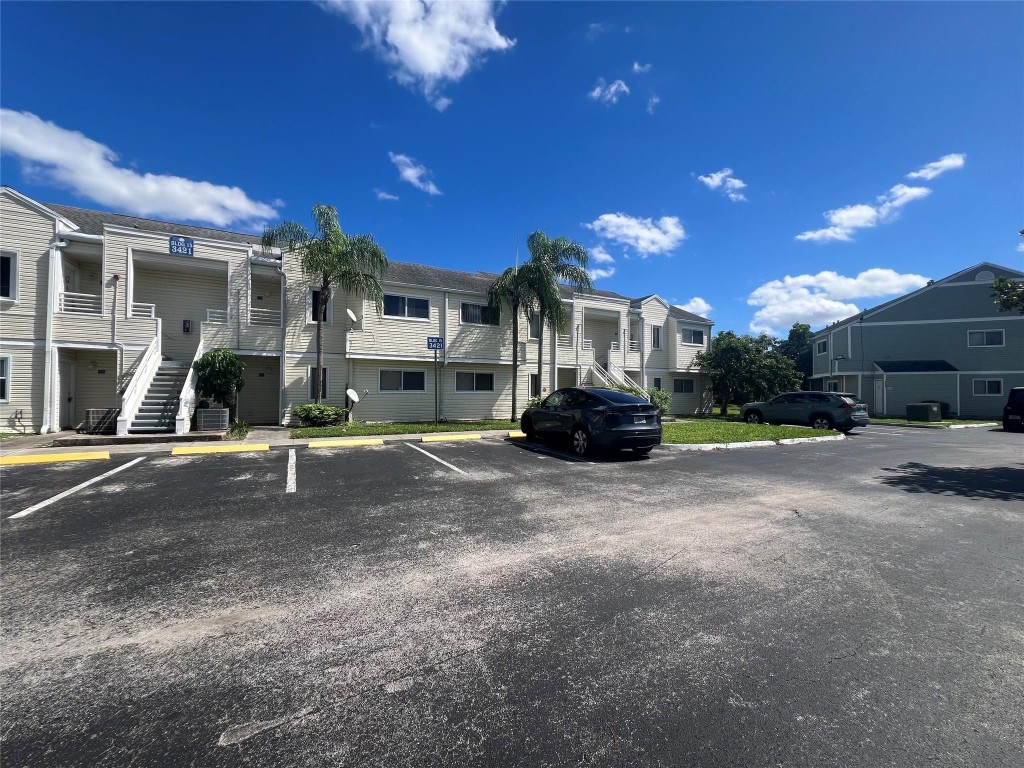 Summer Lake Condominium - Residential