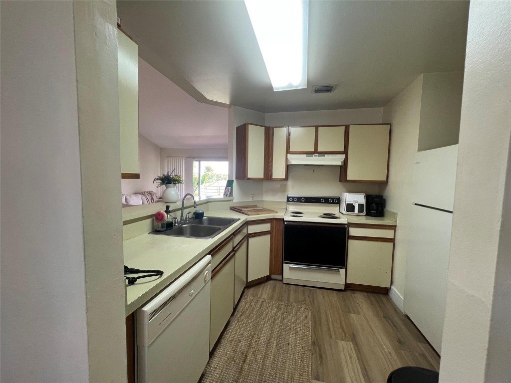 Summer Lake Condominium - Residential