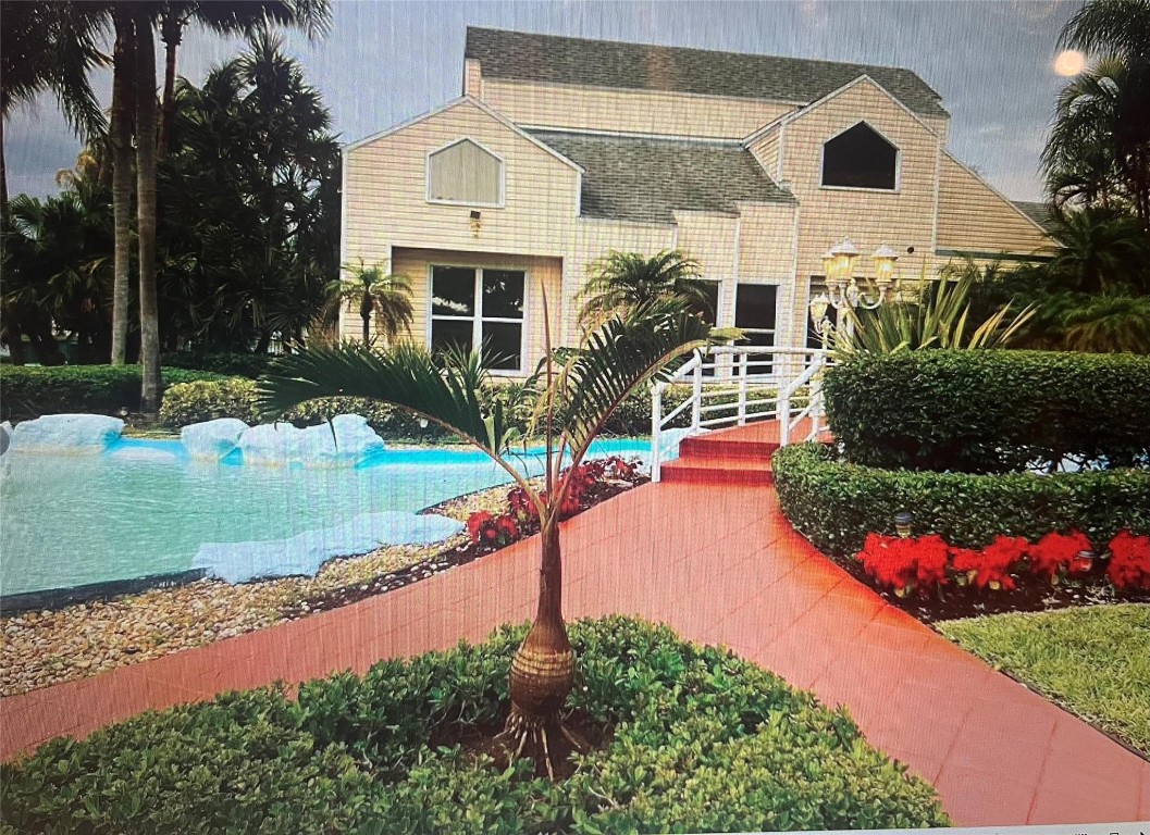 Summer Lake Condominium - Residential