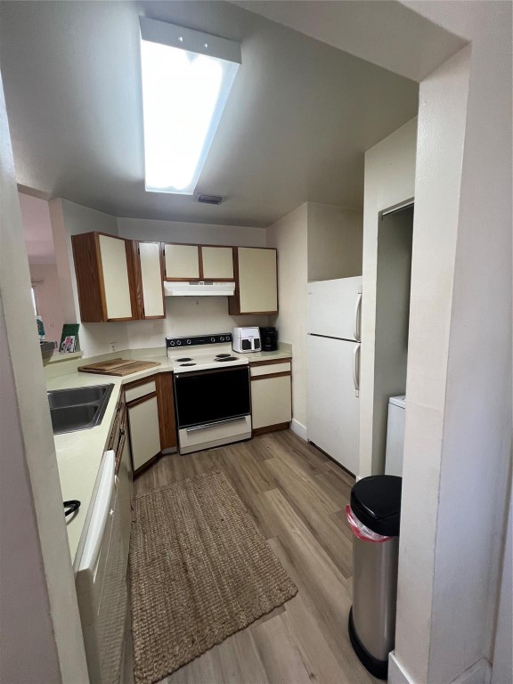 Summer Lake Condominium - Residential