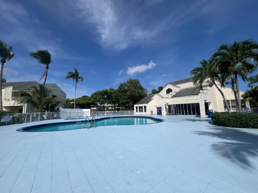 Summer Lake Condominium - Residential