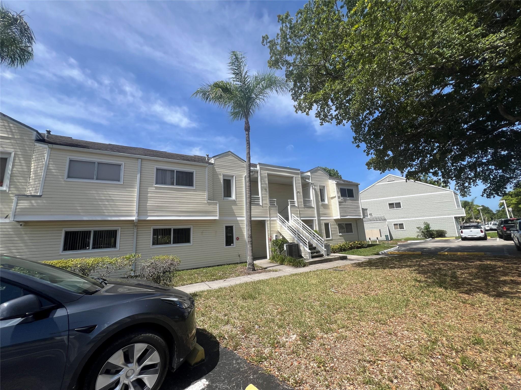 View photos, virtual tours, details... 3421 NW 44th St 205