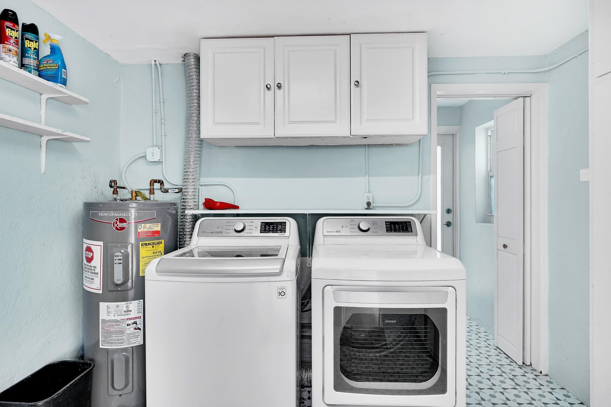 LYONS PARK - Residential Lease