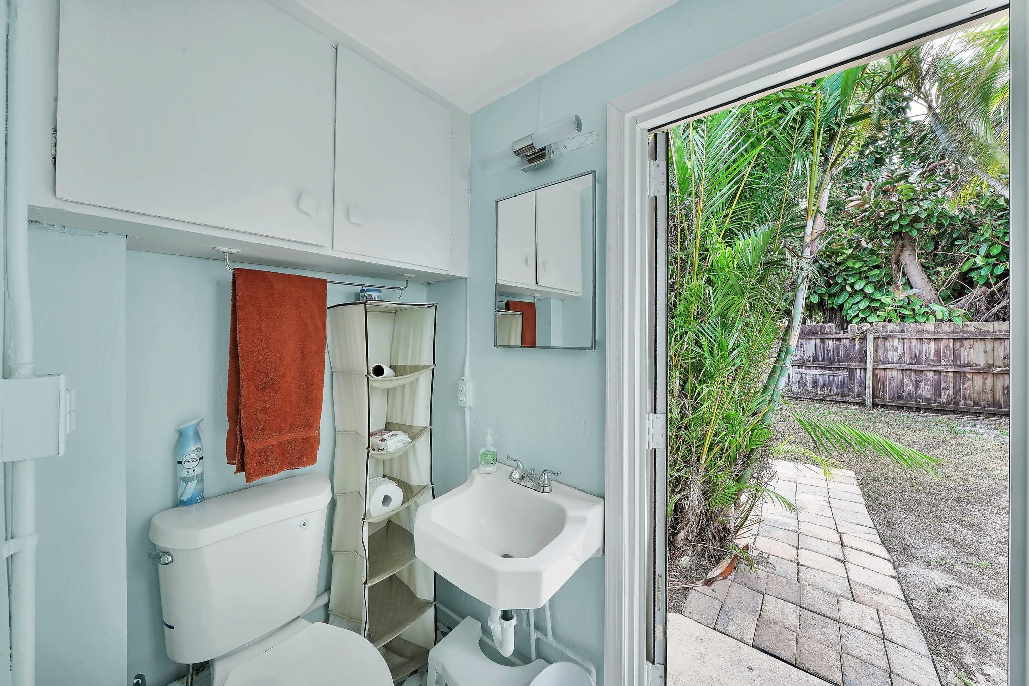 LYONS PARK - Residential Lease