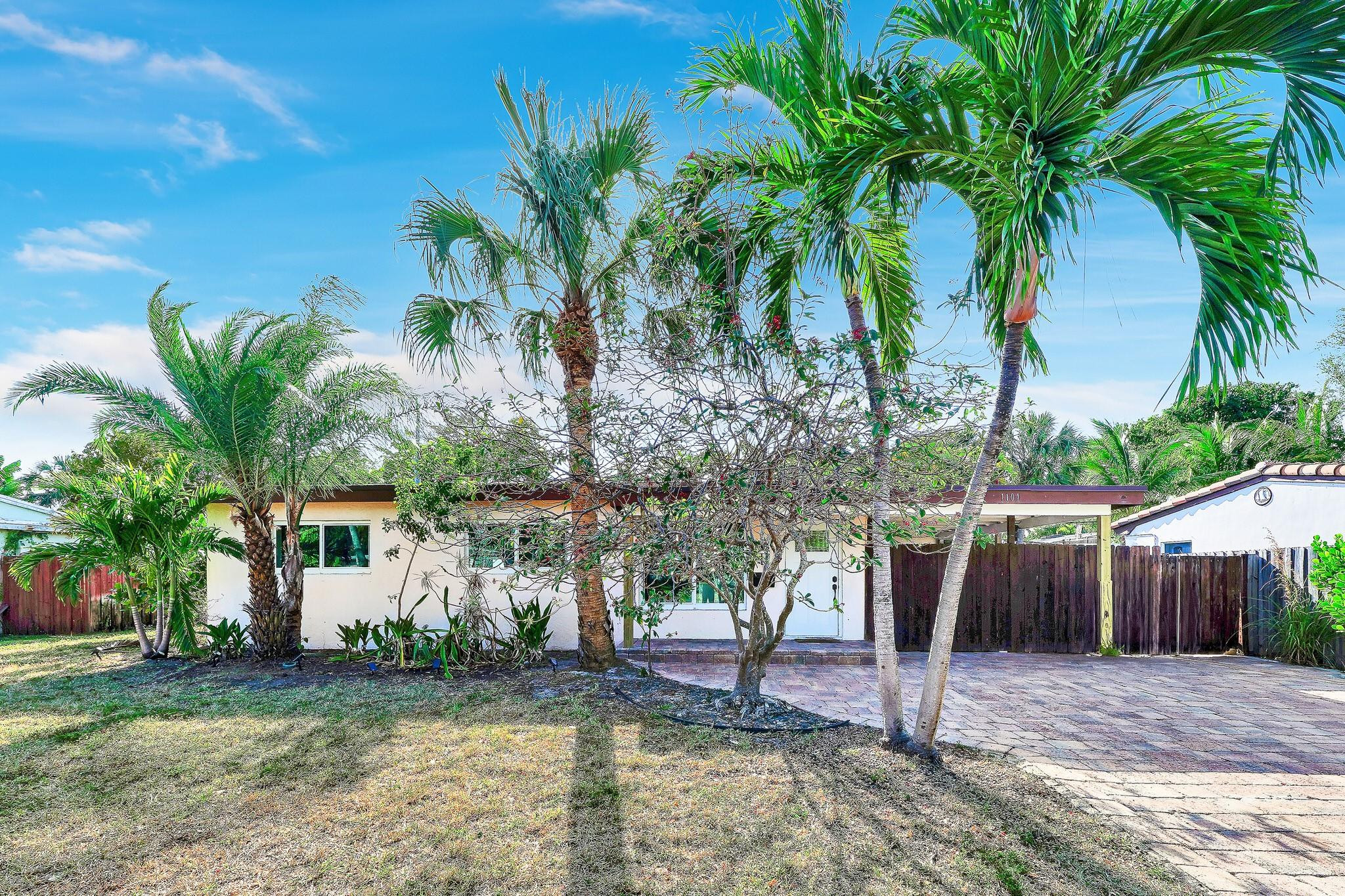 LYONS PARK - Residential Lease