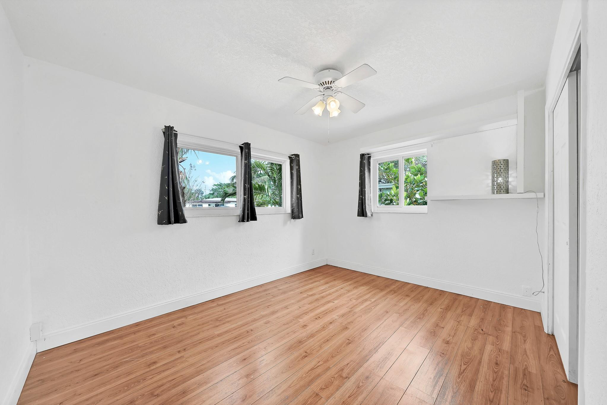 LYONS PARK - Residential Lease