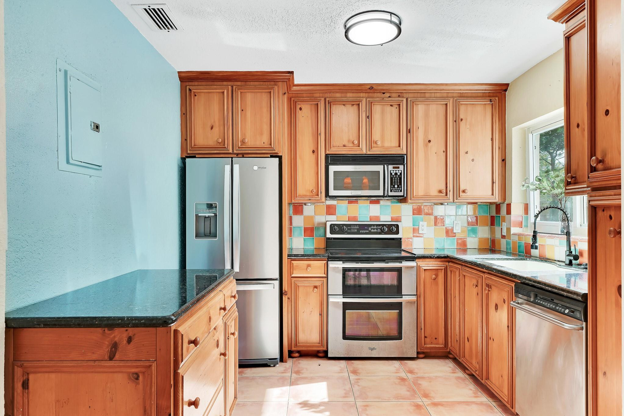 LYONS PARK - Residential Lease