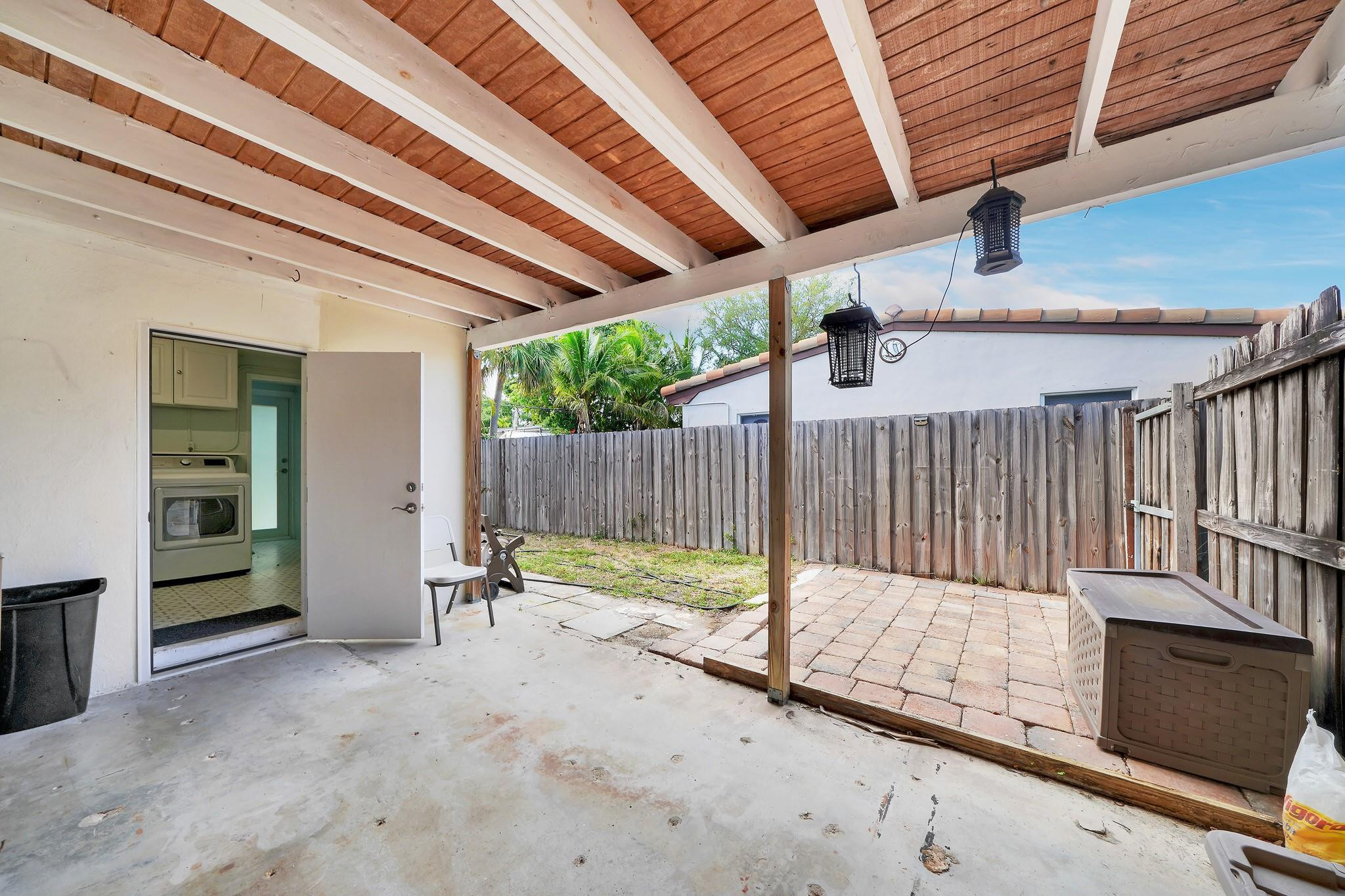 LYONS PARK - Residential Lease