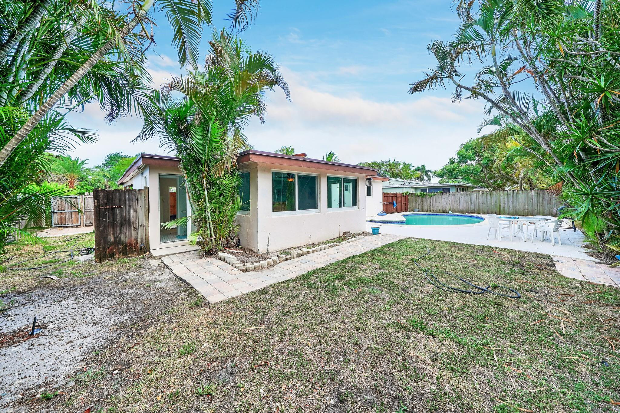 LYONS PARK - Residential Lease