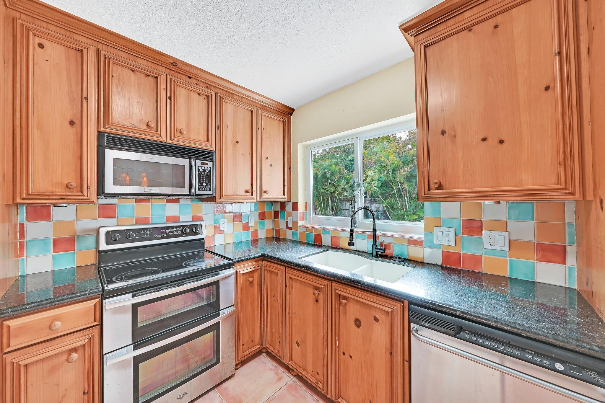 LYONS PARK - Residential Lease