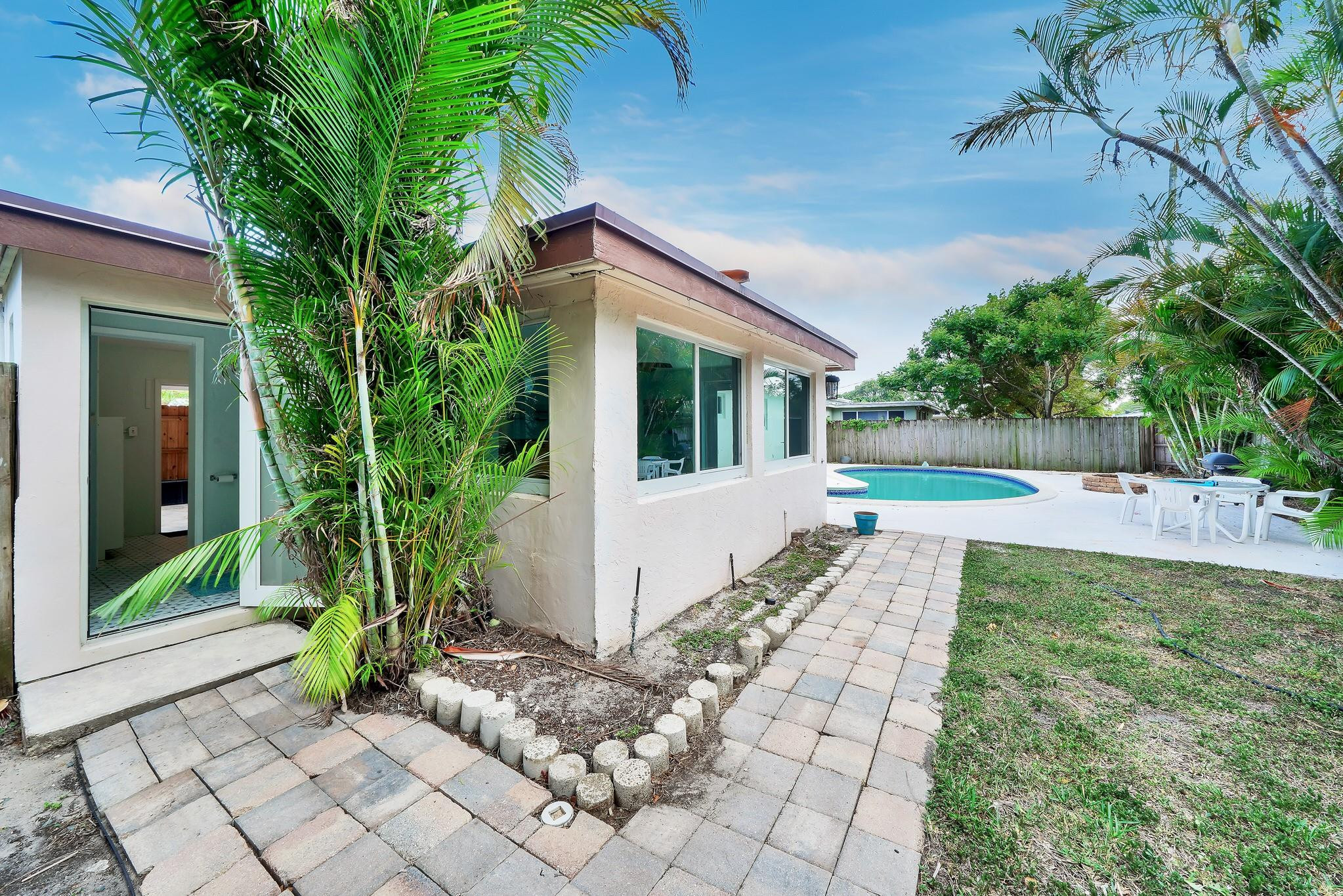 LYONS PARK - Residential Lease