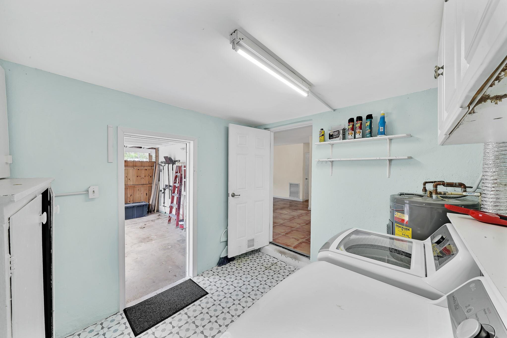 LYONS PARK - Residential Lease