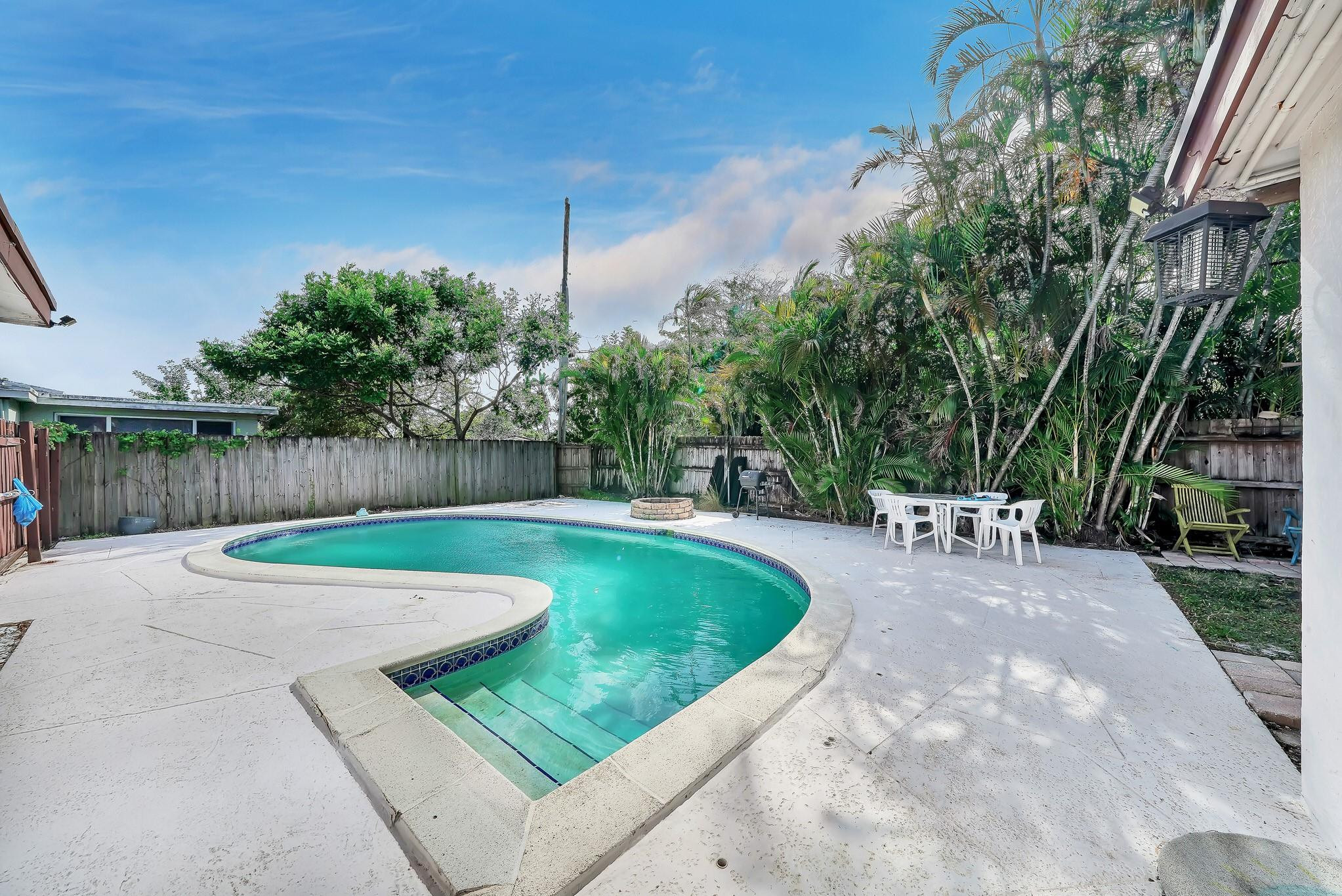 LYONS PARK - Residential Lease