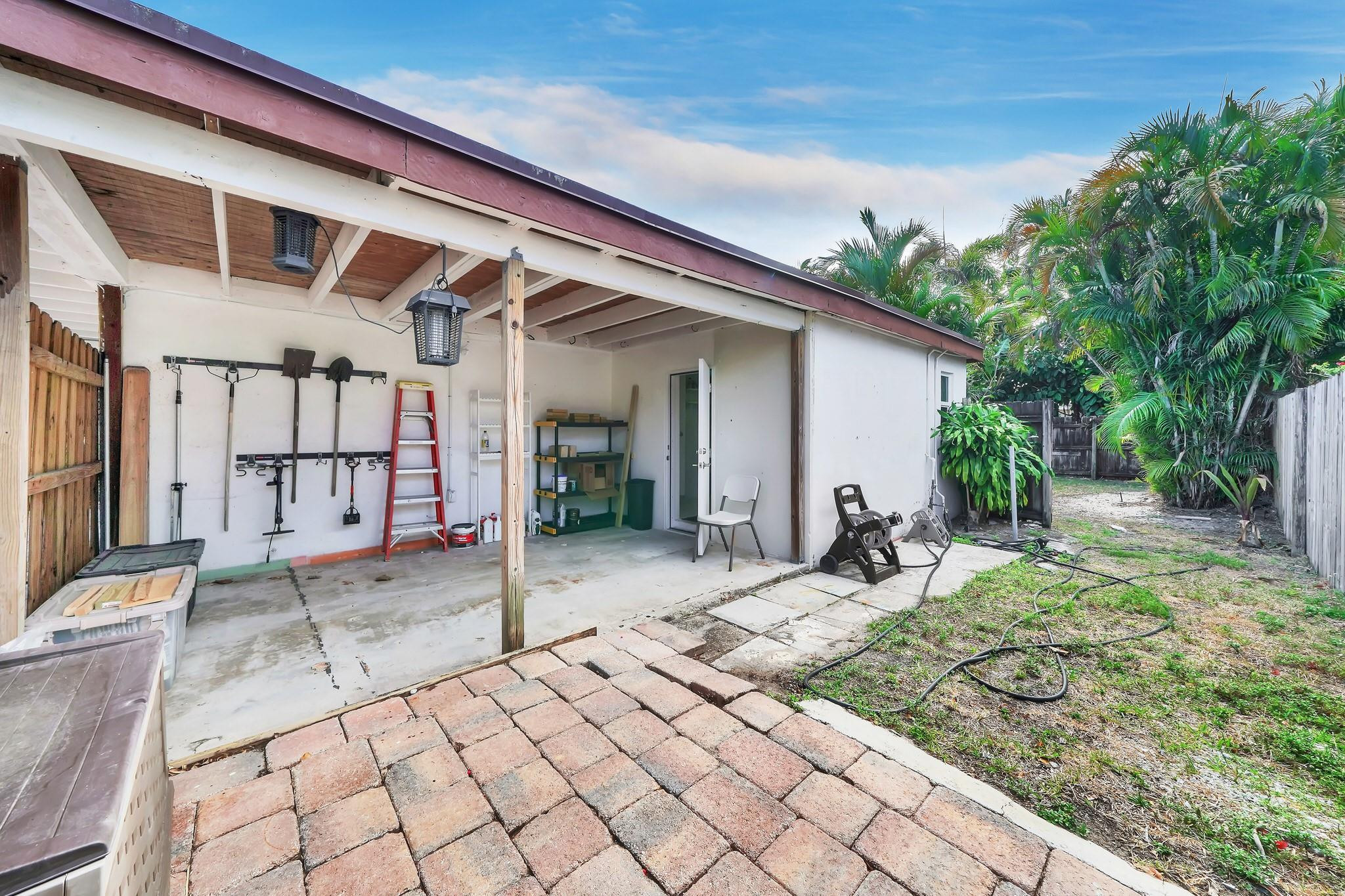 LYONS PARK - Residential Lease