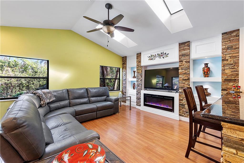NORTH SPRINGS - Residential