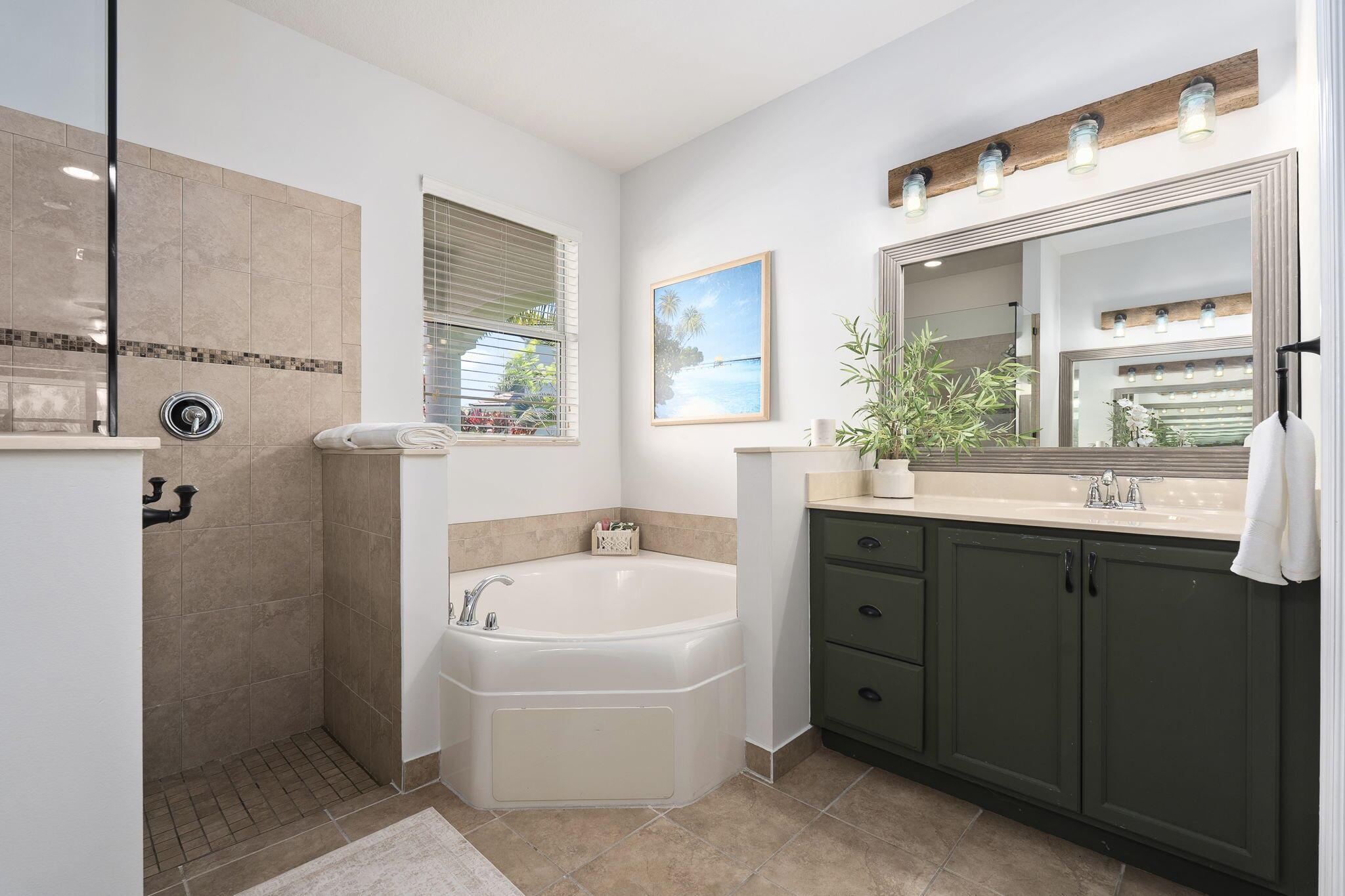 PINEAPPLE PLANTATION (AKA - Residential