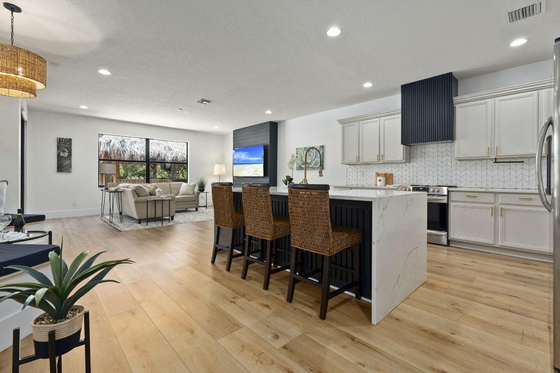 PINEAPPLE PLANTATION (AKA PINES) - Residential