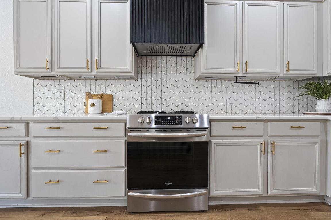 PINEAPPLE PLANTATION (AKA PINES) - Residential