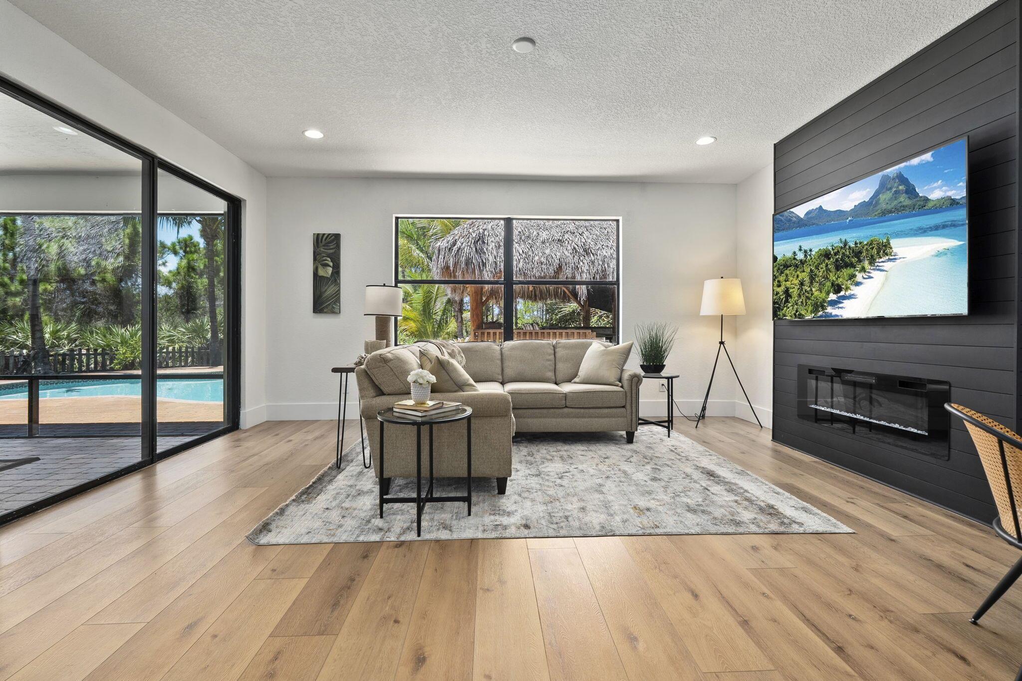 PINEAPPLE PLANTATION (AKA - Residential