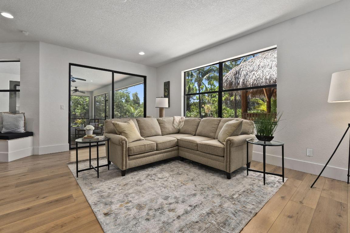 PINEAPPLE PLANTATION (AKA PINES) - Residential