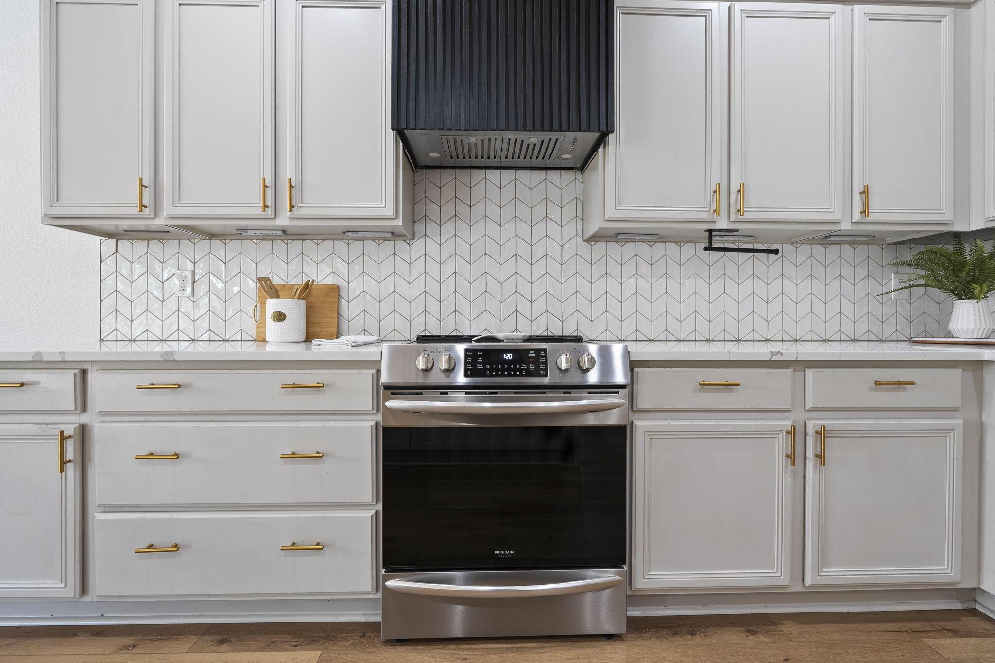 PINEAPPLE PLANTATION (AKA - Residential