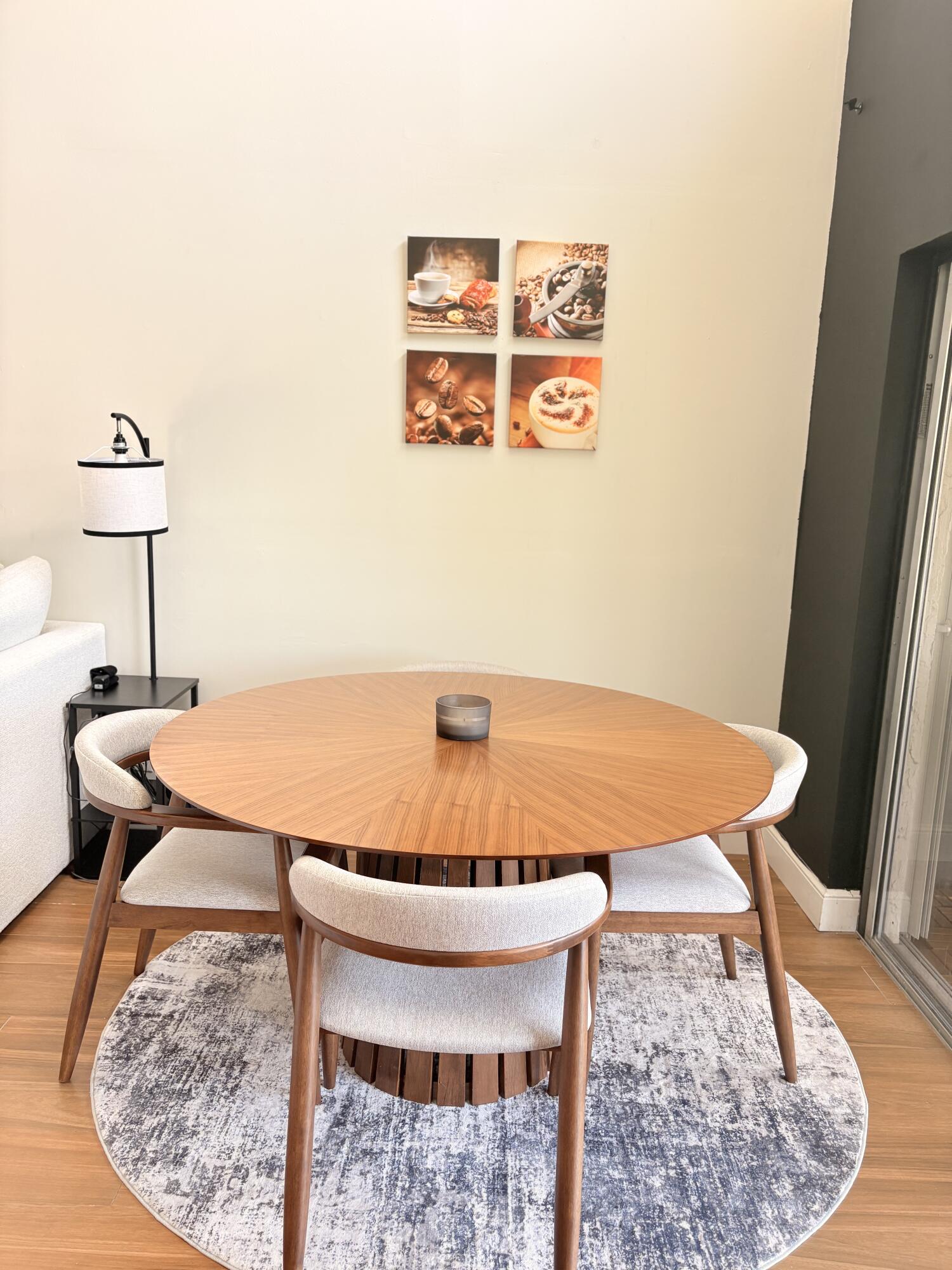 2052 E Discovery Cir Circle E