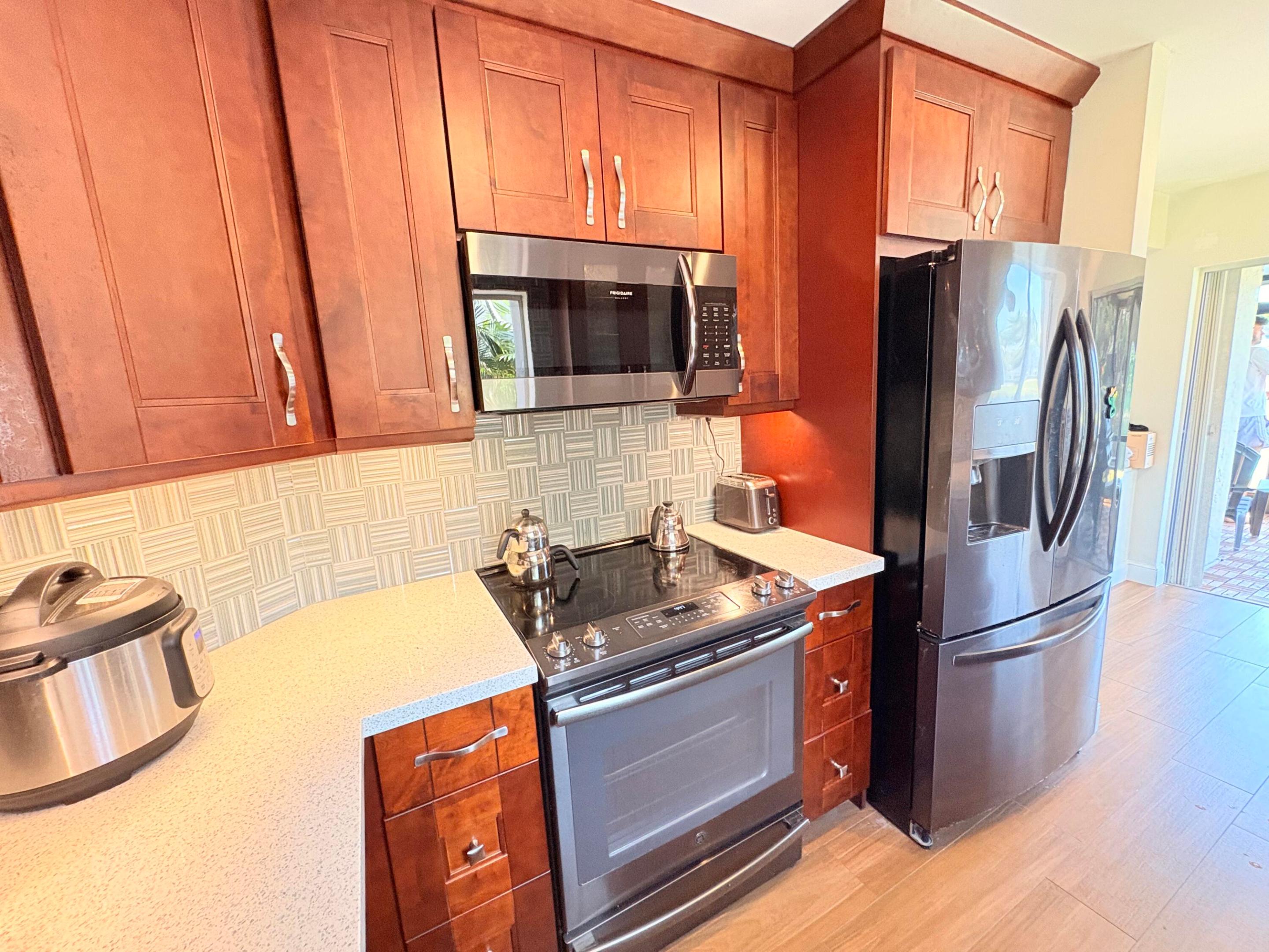 2052 E Discovery Cir Circle E