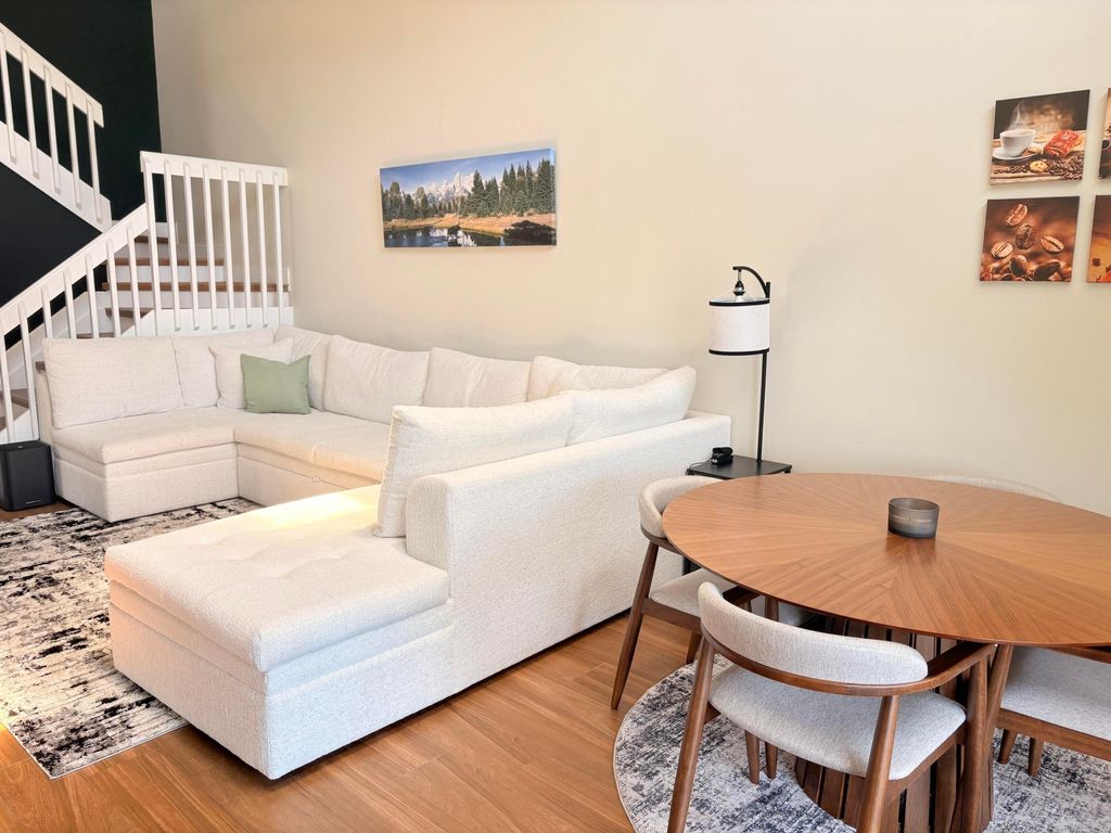 Photo of 2052 E Discovery Cir Circle E, Deerfield Beach, FL 33442 (MLS # B26008248)