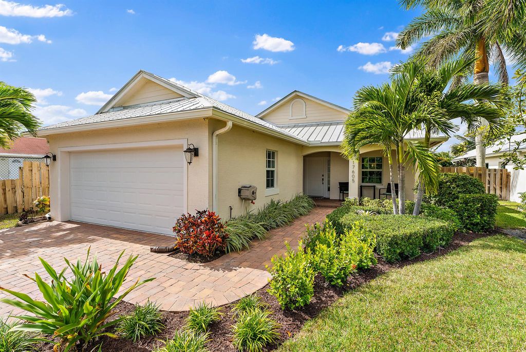 Photo of 17605 Carver Avenue, Jupiter, FL 33458 (MLS # R10931464)