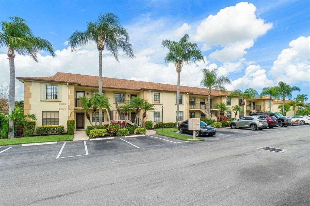 Photo of 1402 Pinecrest C Circle #C, Jupiter, FL 33458 (MLS # R10785185)