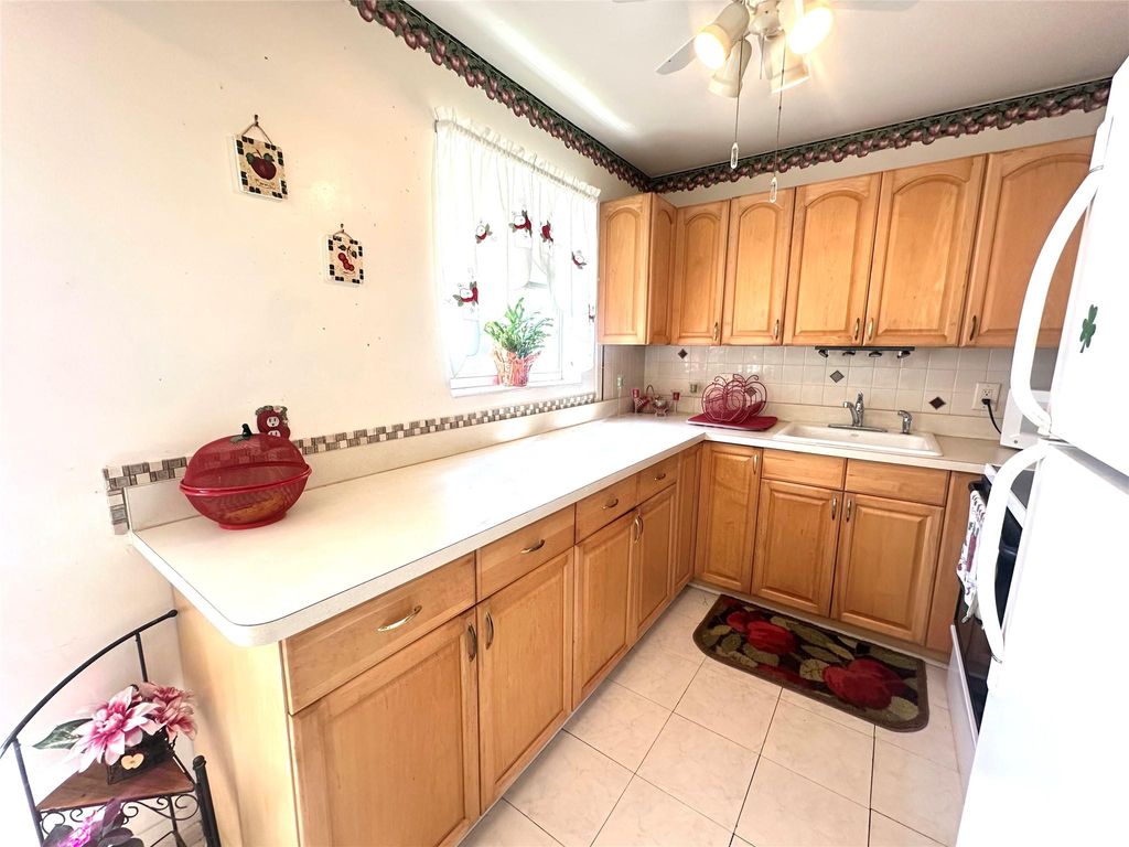 Photo of 84 Markham E #84, Deerfield Beach, FL 33442 (MLS # F10538550)