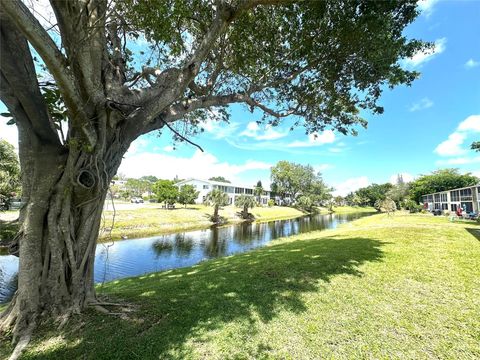 Photo of 84 Markham E #84, Deerfield Beach, FL 33442 (MLS # F10538550)
