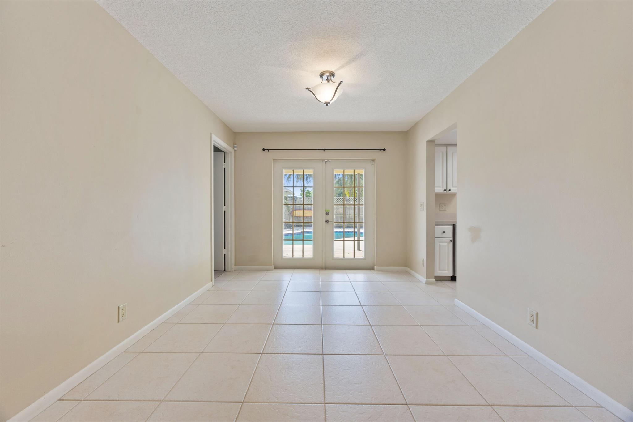 FLORAL PARK LANTANA - Residential