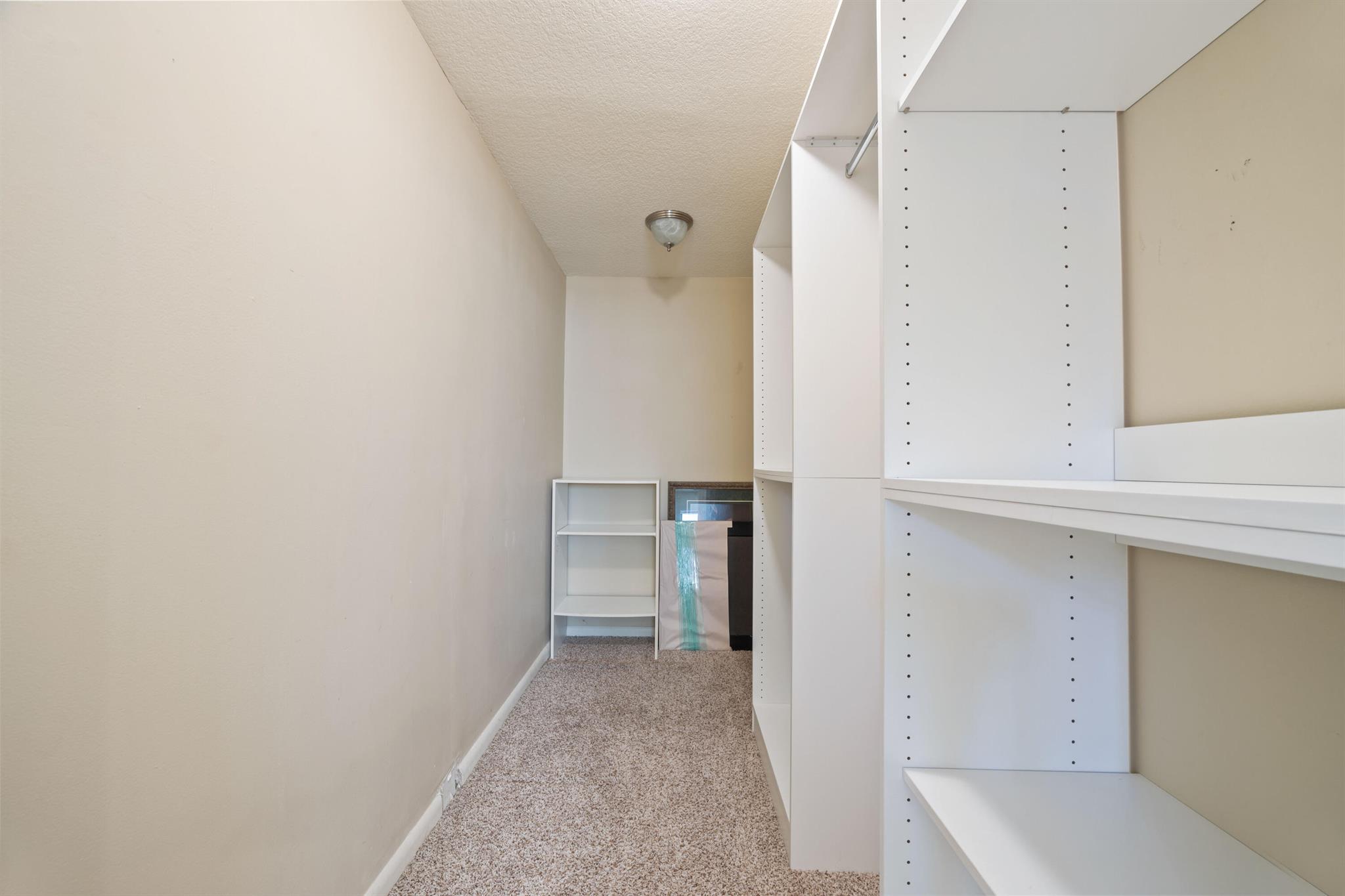 FLORAL PARK LANTANA - Residential