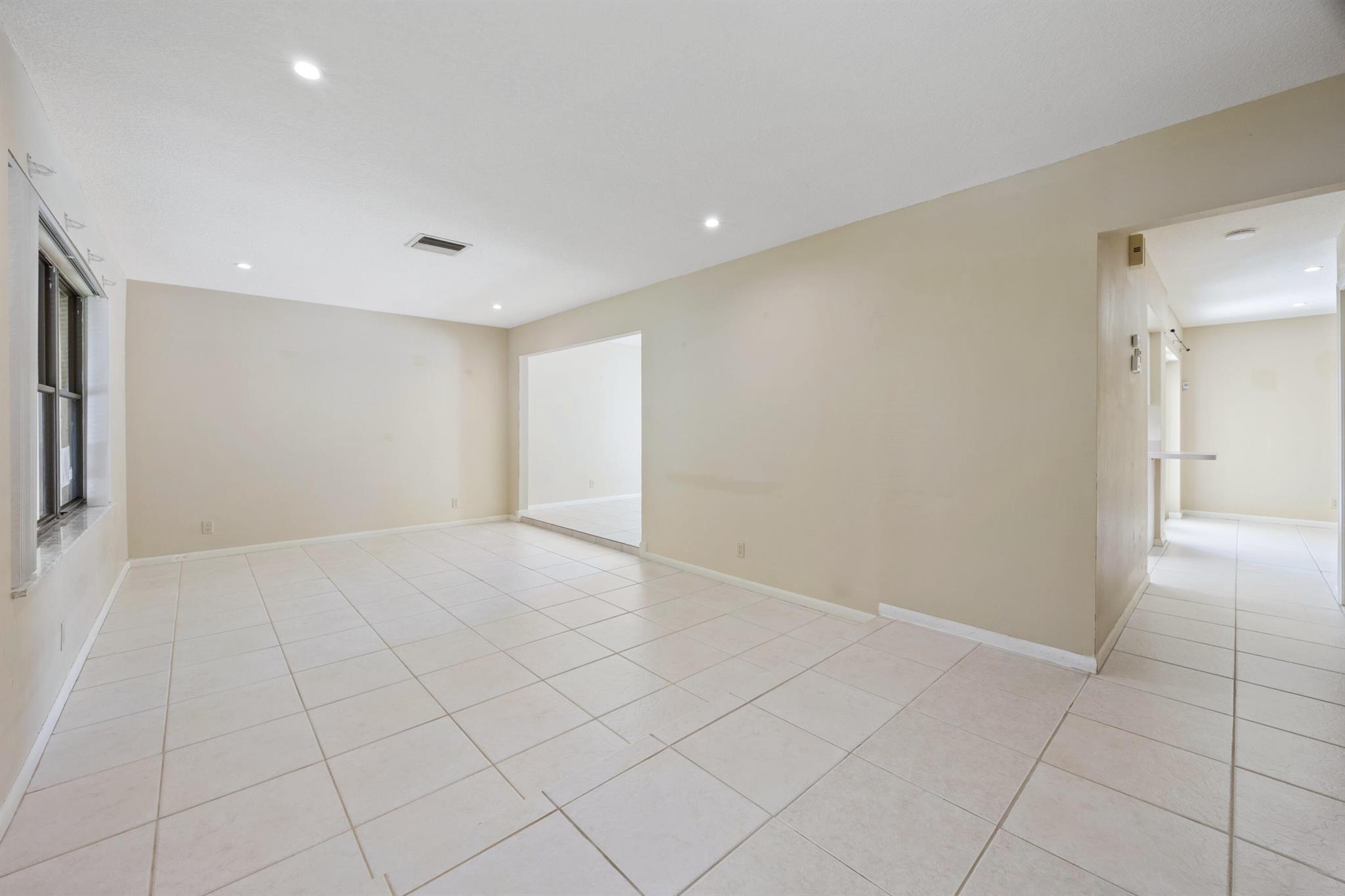 FLORAL PARK LANTANA - Residential