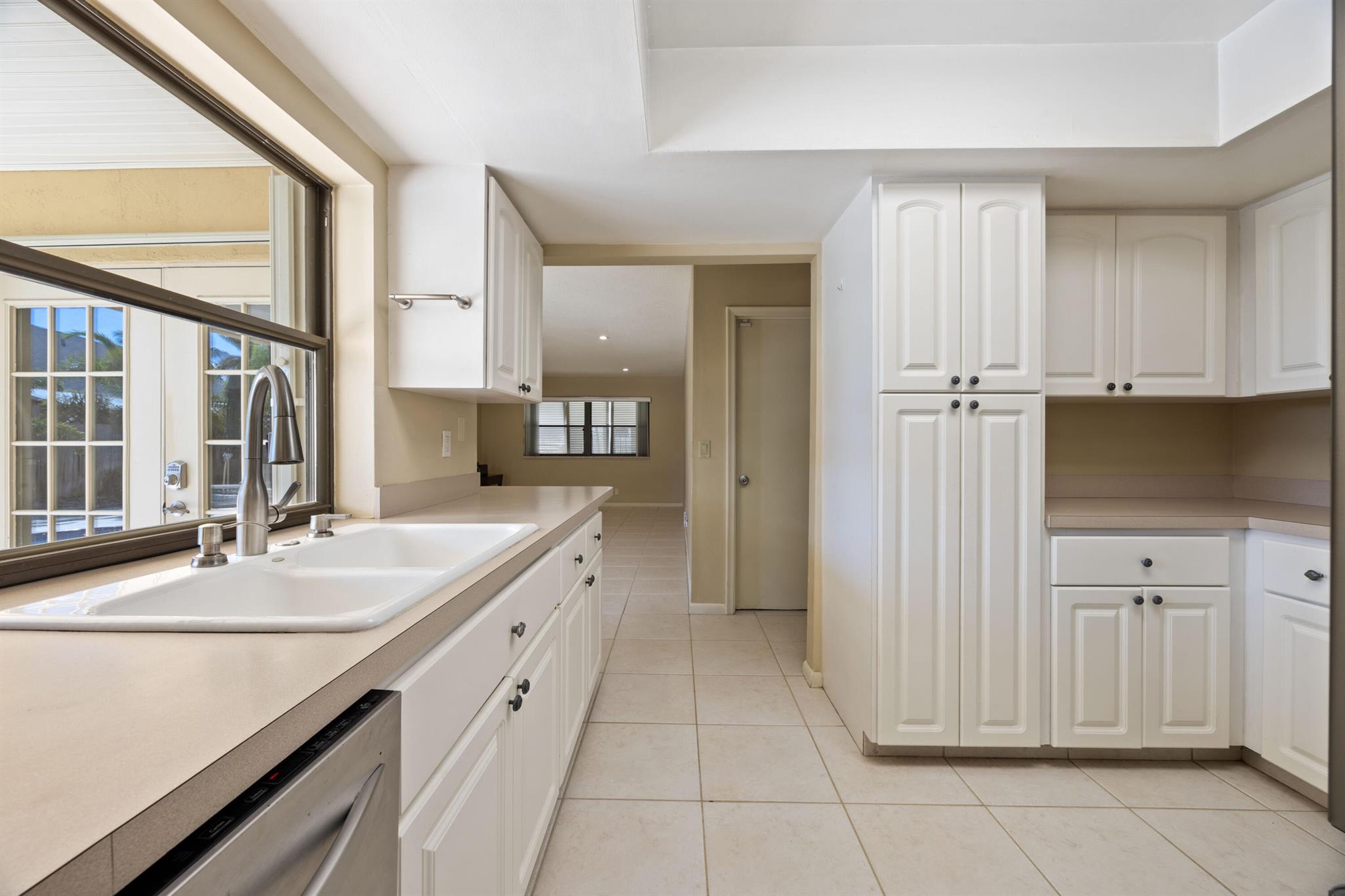 FLORAL PARK LANTANA - Residential