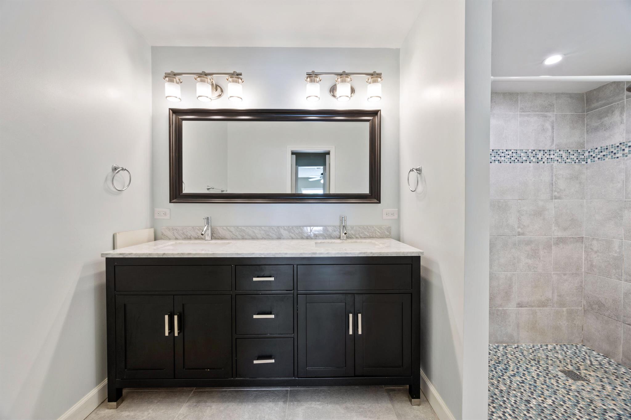 FLORAL PARK LANTANA - Residential