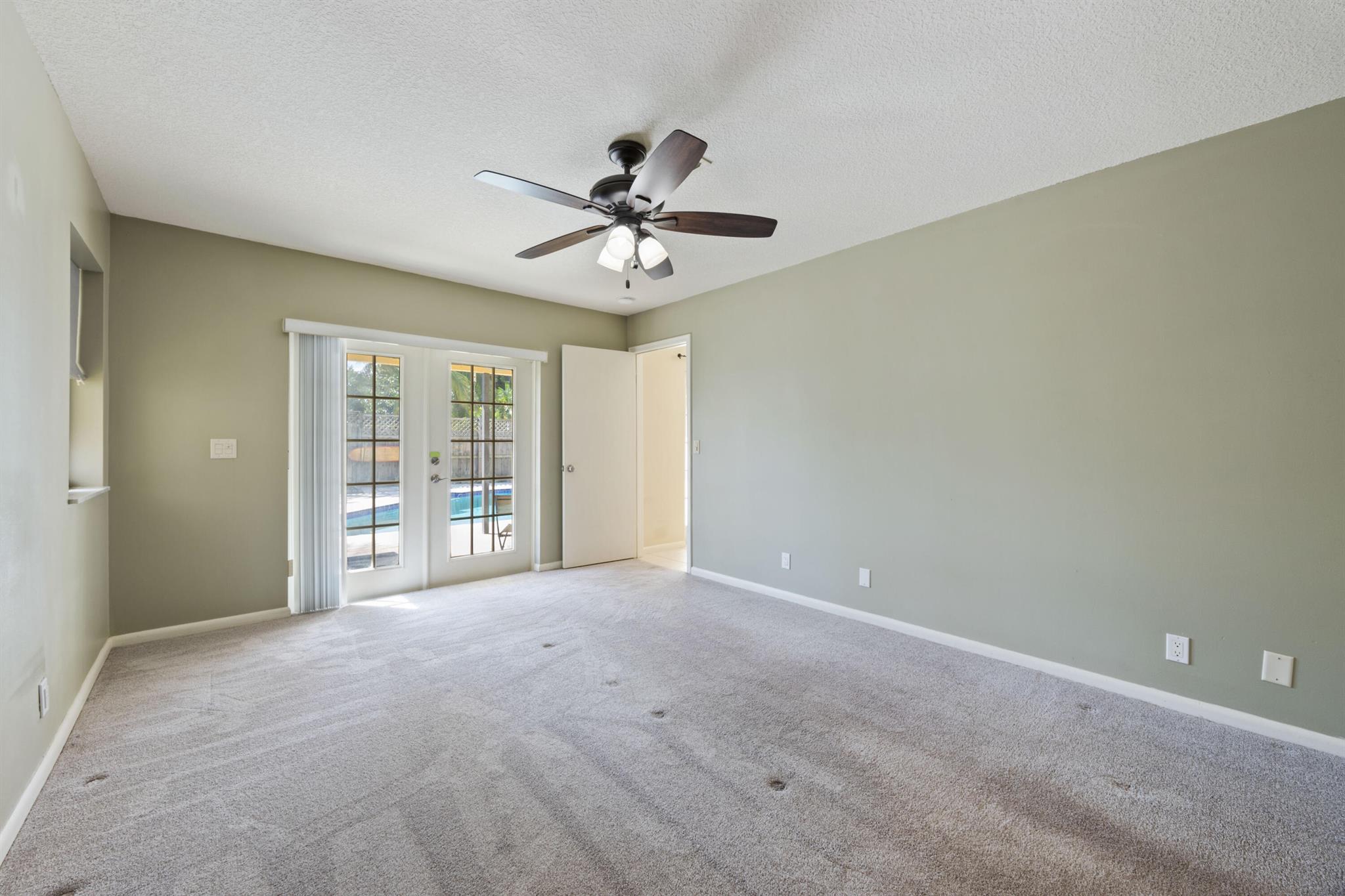 FLORAL PARK LANTANA - Residential