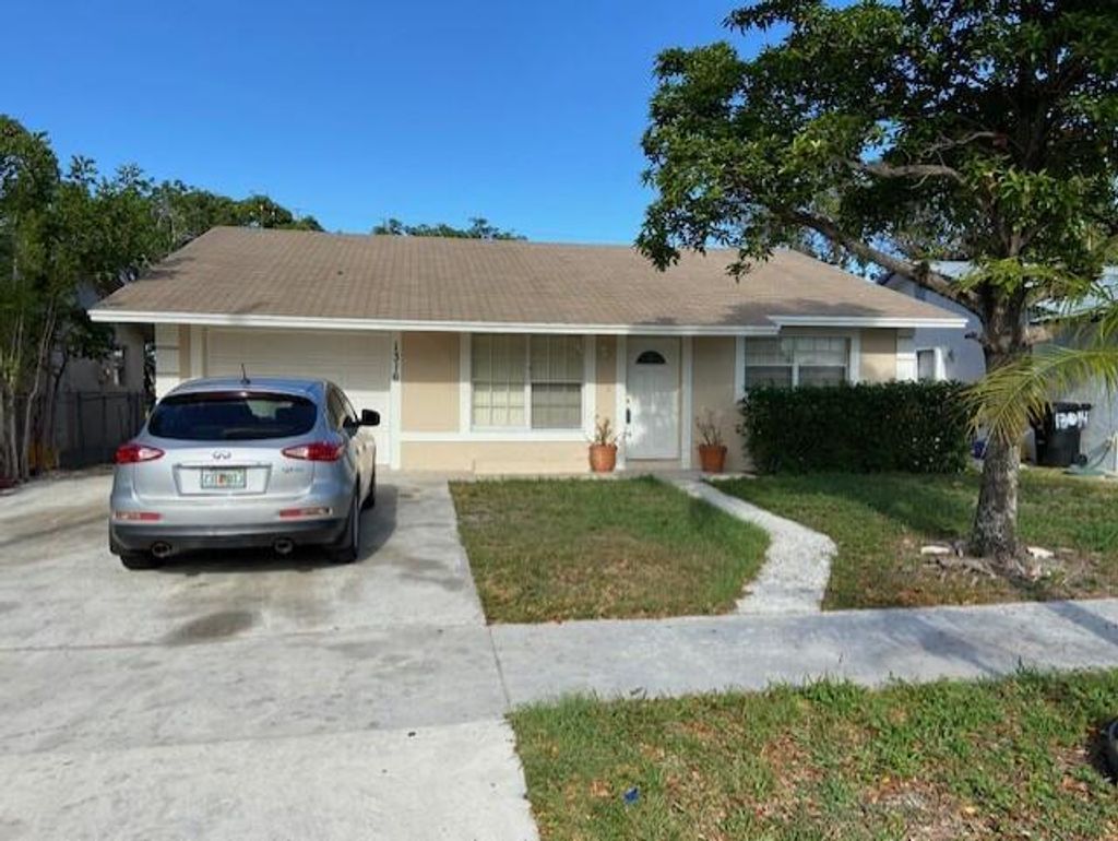 Photo of 1316 N F Street, Lake Worth Beach, FL 33460 (MLS # R10742242)