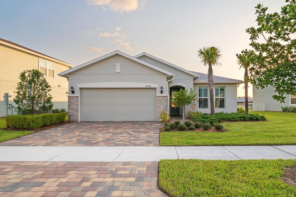 Photo of 10346 SW Captiva Drive SW, Port Saint Lucie, FL 34987 (MLS # B26004663)