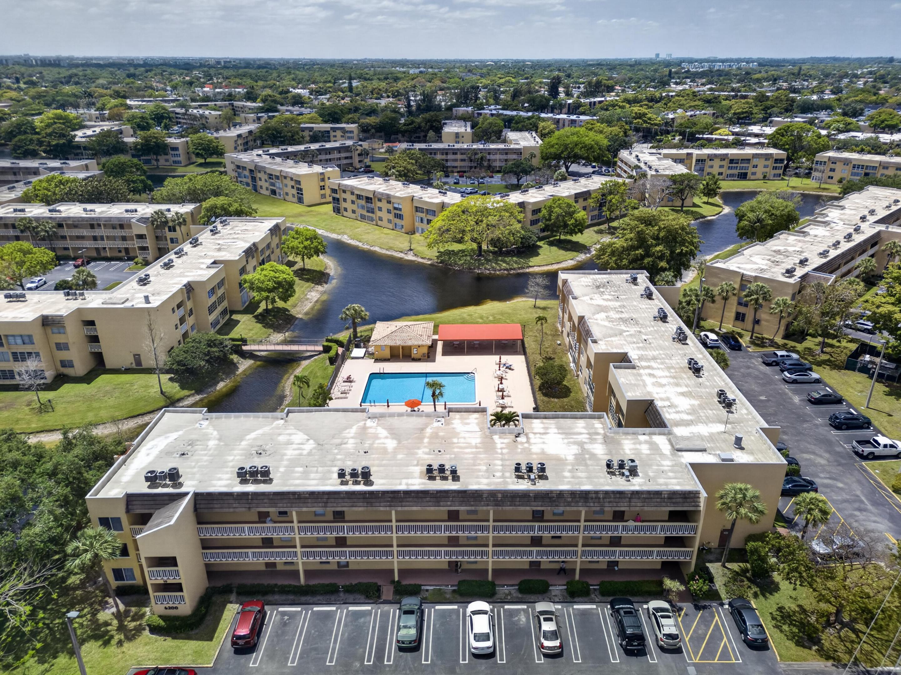 BERMUDA CLUB FOUR CONDO - Residential
