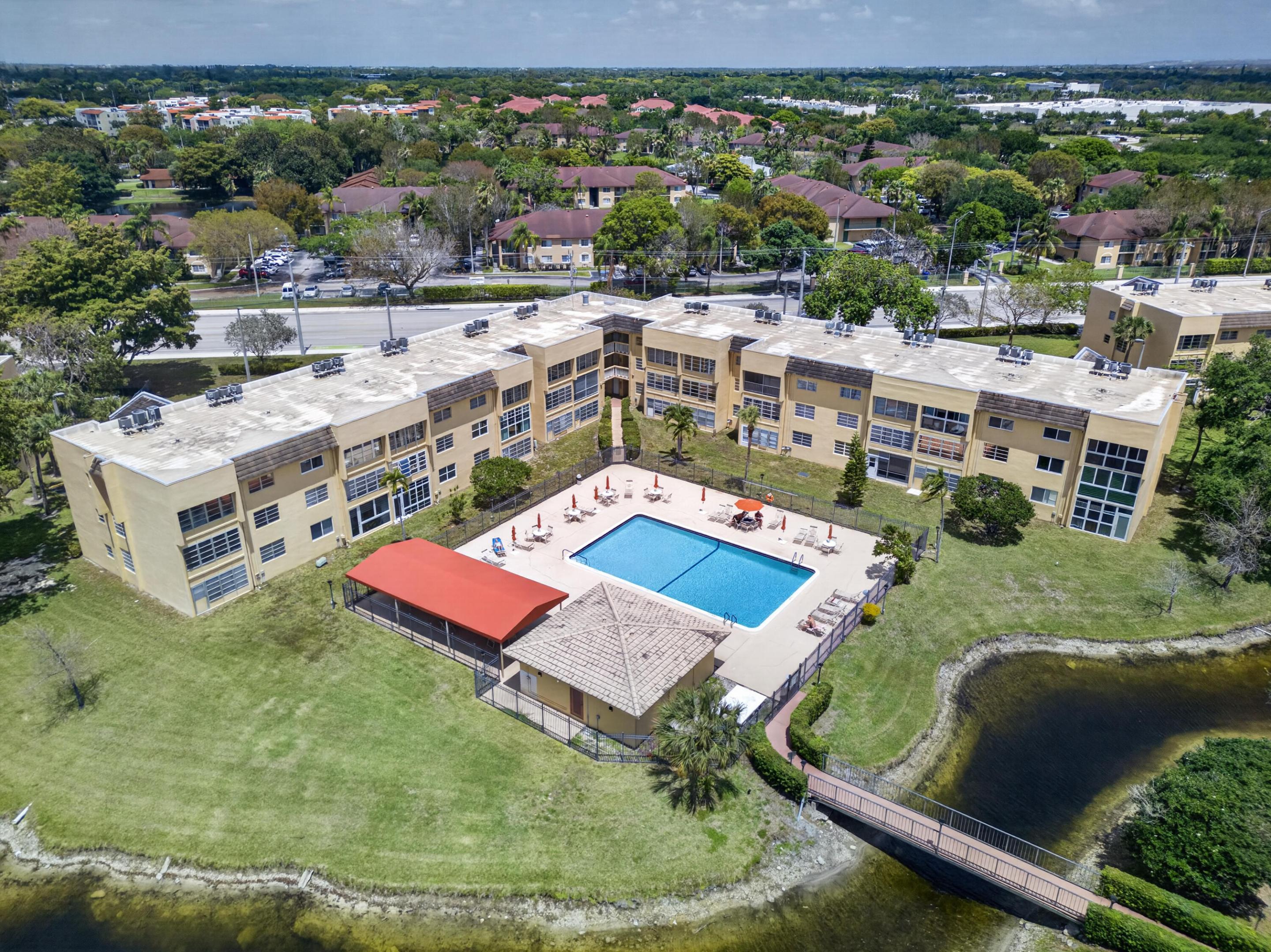 BERMUDA CLUB FOUR CONDO - Residential