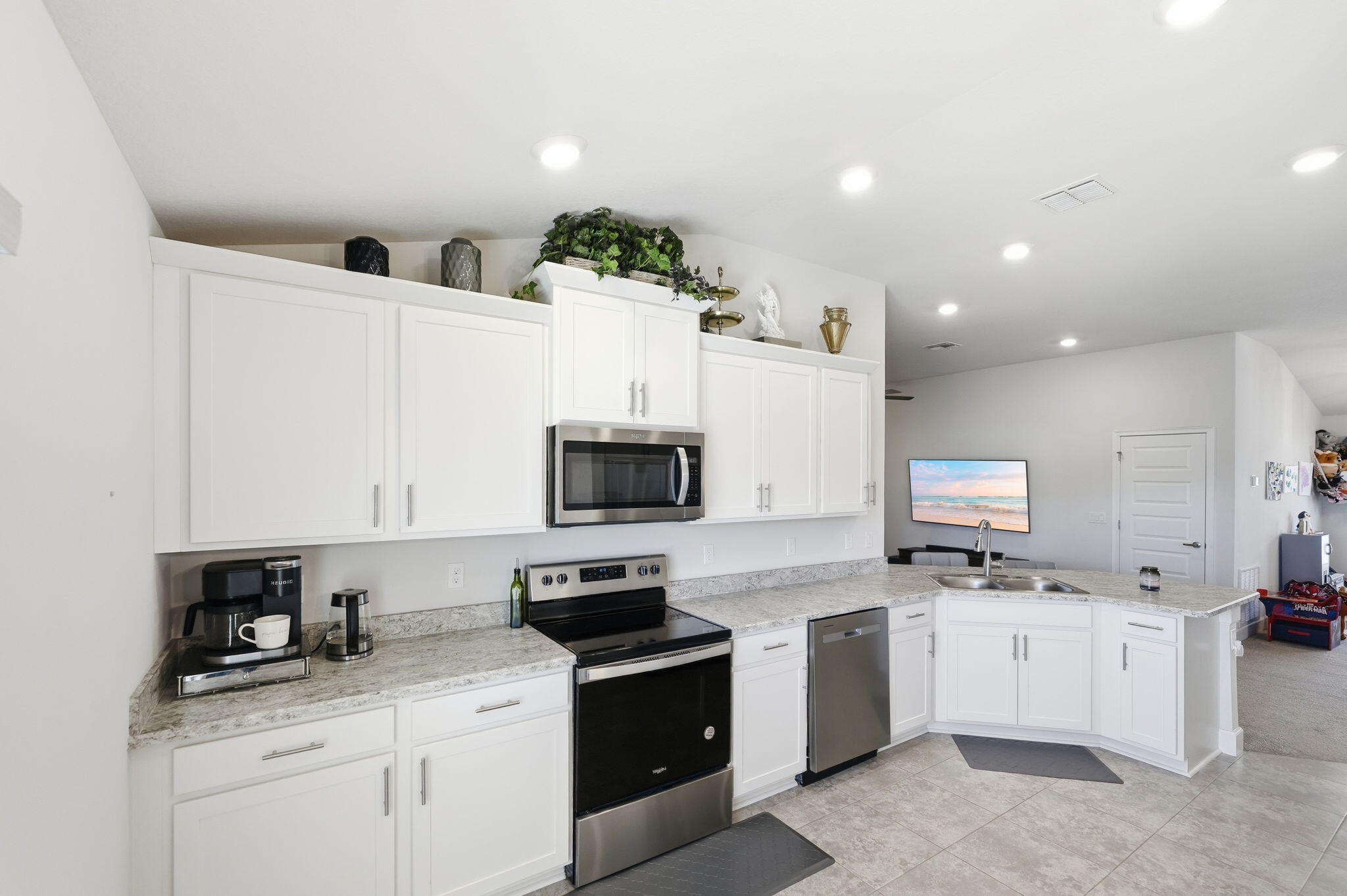 WATERSTONE PHASE THREE - Residential