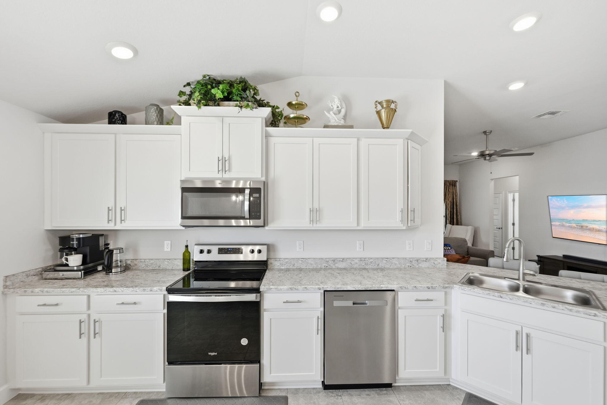 WATERSTONE PHASE THREE - Residential