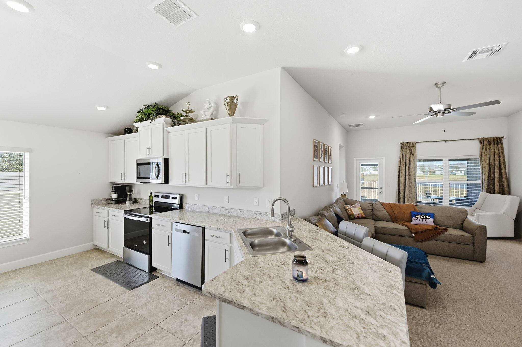 WATERSTONE PHASE THREE - Residential