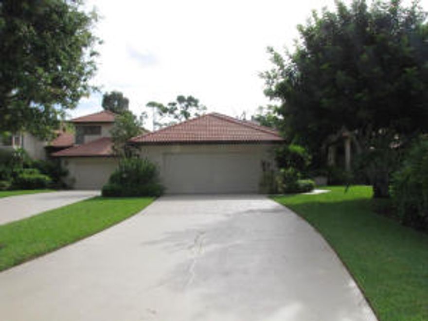 Move-in ready beautiful home in upscale, private Breakers West. Minutes to Palm Beach International Airport, City Place, Palm Beach and Wellington. A golf and country club community with 2 golf courses on site. Large open landscaped community for biking, walking and enjoying. 2/2 + den or 3rd bedroom Villa with private pool