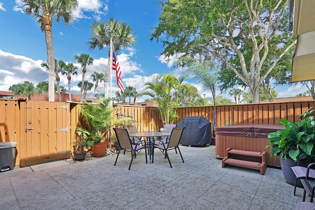 Photo of 518 Buttonwood Lane, Boynton Beach, FL 33436 (MLS # R10775720)
