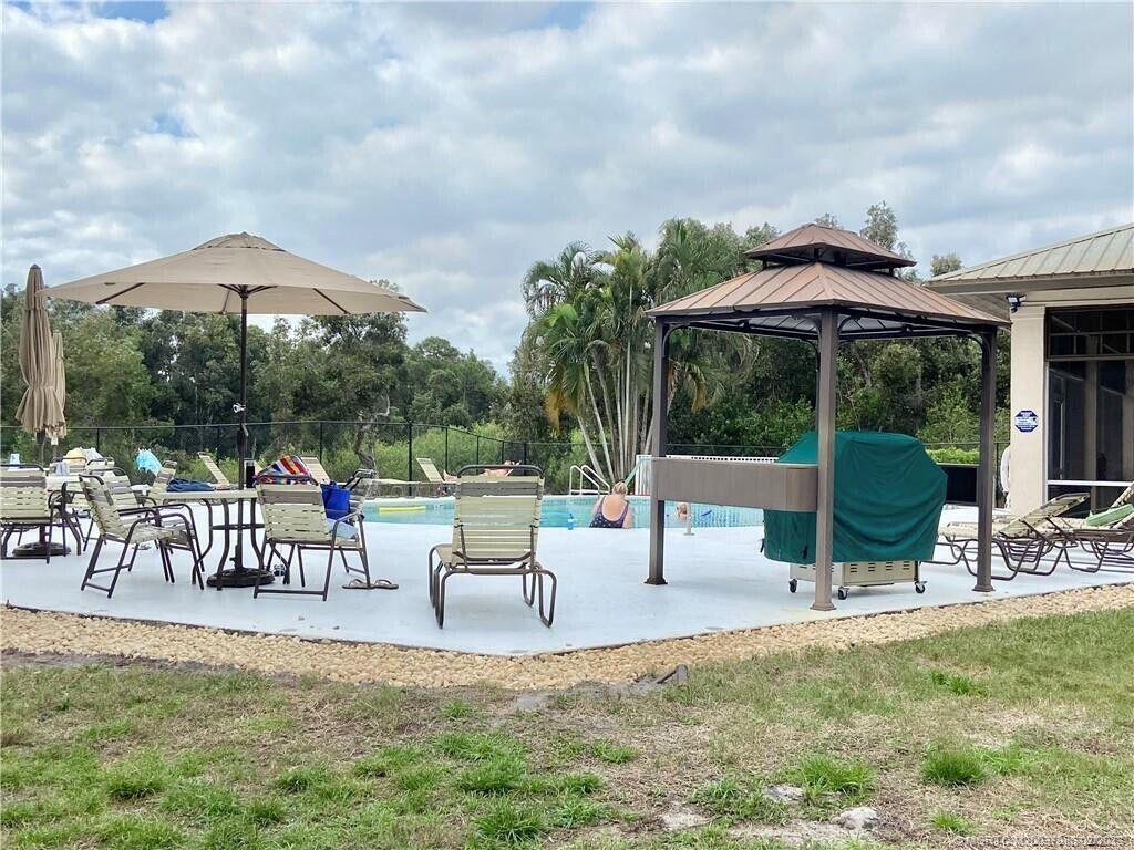 LAKE LUCIE ESTATES - Residential Lease